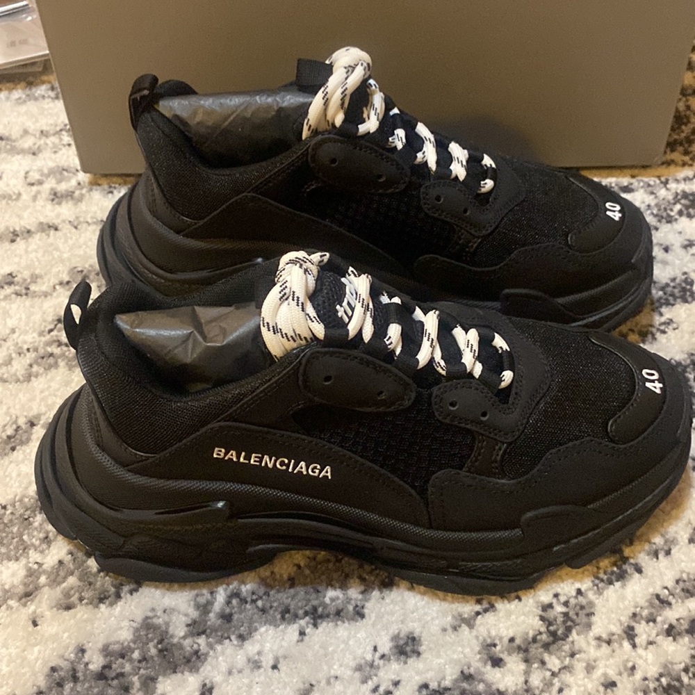 BALENCIAGA Triple S Sneakers - Picture 5 of 10
